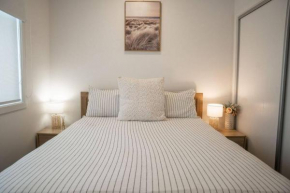 Sandy feet retreat